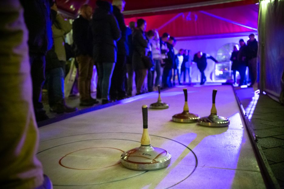 Eisstockschießen auf dem Weihnachtsmakt 